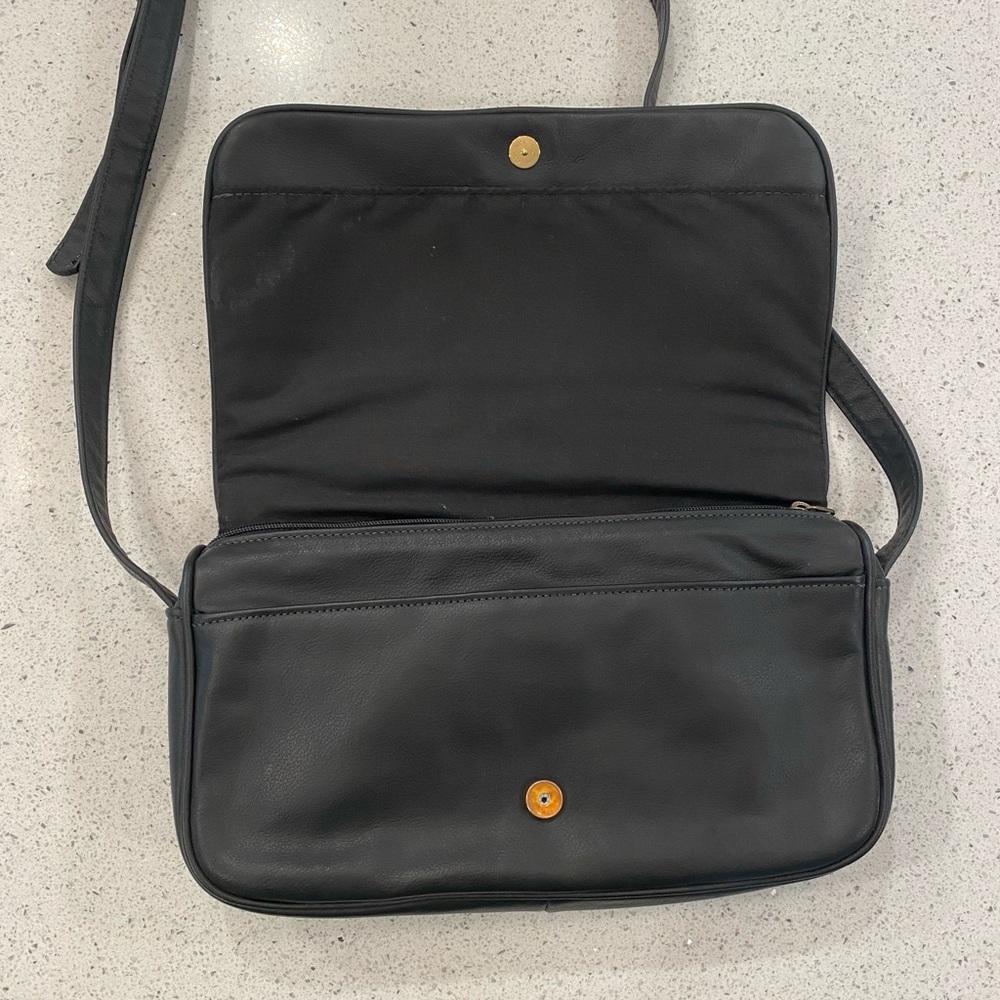 Stone Mountain Leather Purse - Picture 3 of 11
